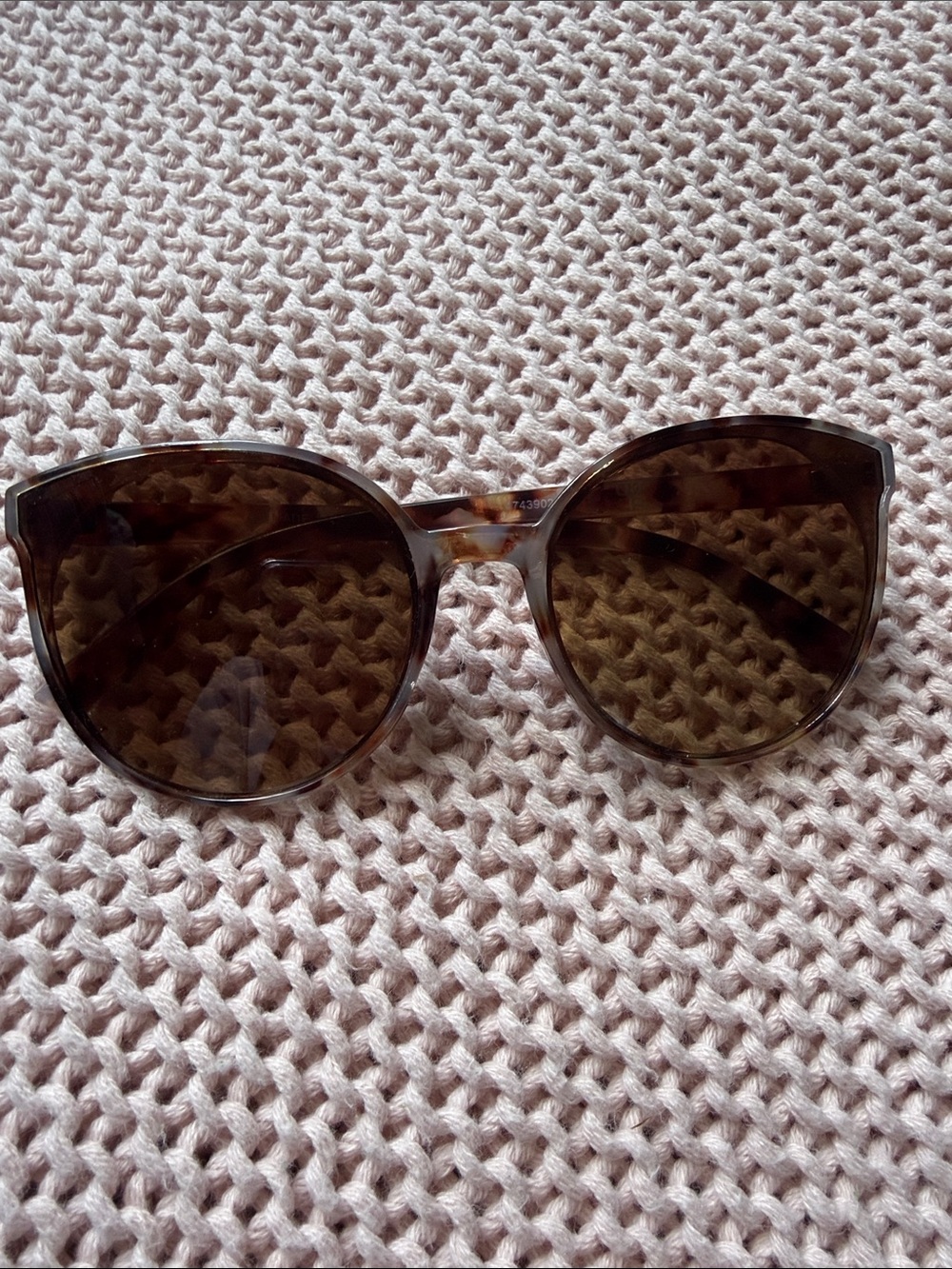 Tortoiseshell Cat-Eye Sunglasses - Brown Lenses